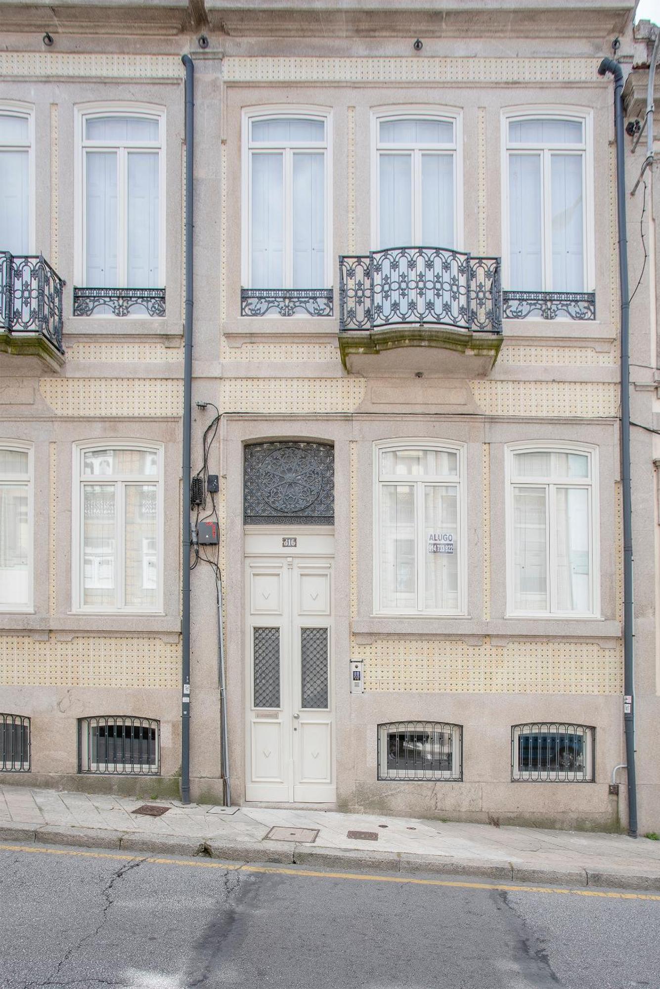 Liiiving In Porto - Downtown Balcony Studio Buitenkant foto
